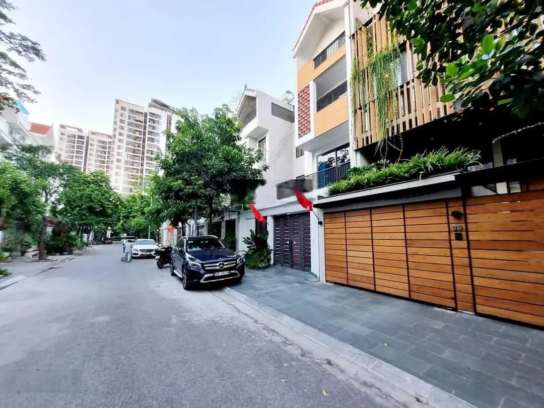 Cần bán lô liền kề 120m2, mặt tiền 6m, 4 tầng đẹp, khu nhà vườn, ĐT Việt Hưng, Long Biên, HN