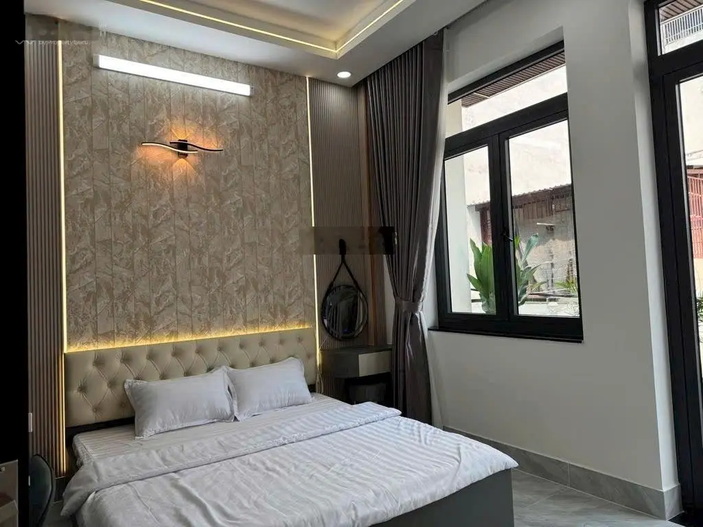 Nhà đẹp tân bình 72m2 - ngay chợ phạm văn bạch - ôtô thông - ngang 6m - 4 tầng, thang máy xịn - ful