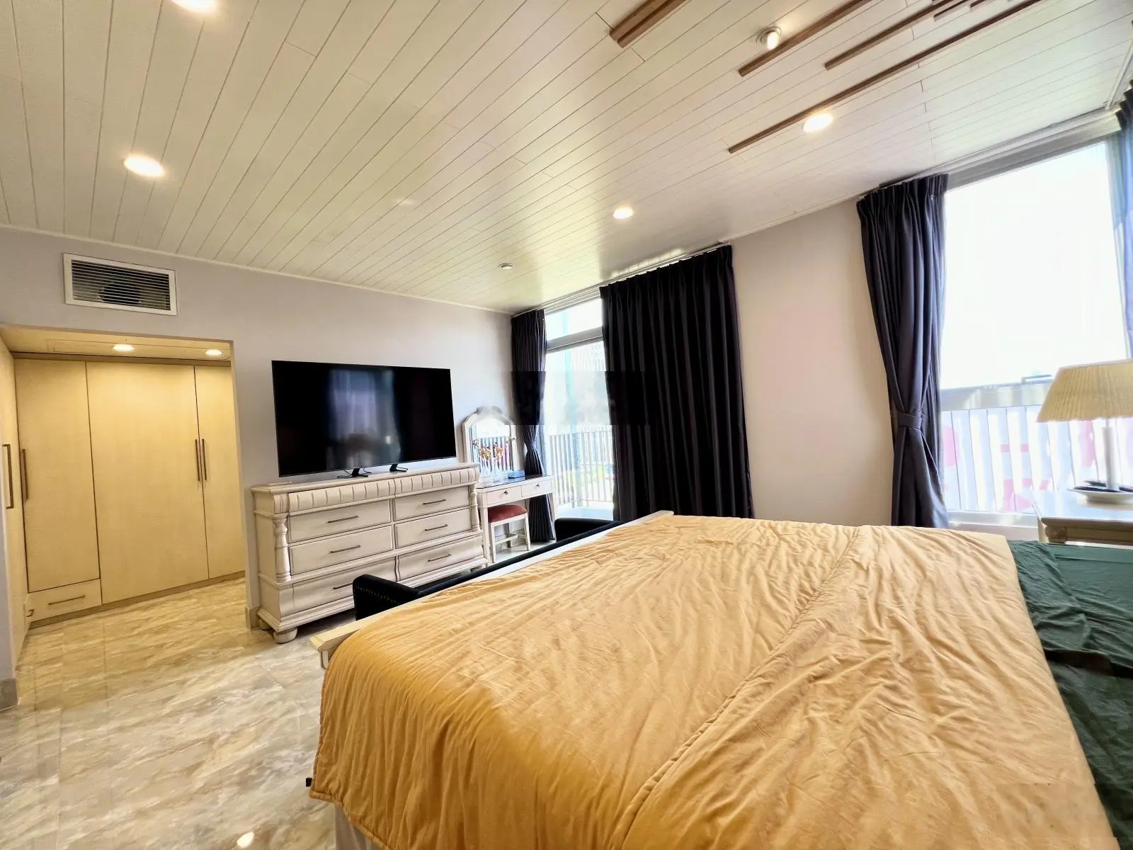 Bán penthouse cao cấp khu Star Hill, Phú Mỹ Hưng Quận 7 căn góc view Q1 nội thất cao cấp giá tốt