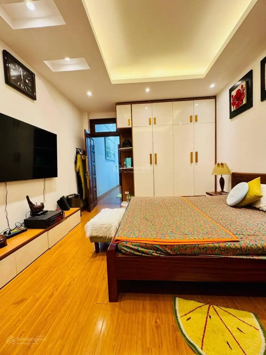 Bán nhà trần cung. 55 m2, 4 tầng dân xây. ngõ nông, thông, 2 thoáng trước sau. giá 10.5 tỷ