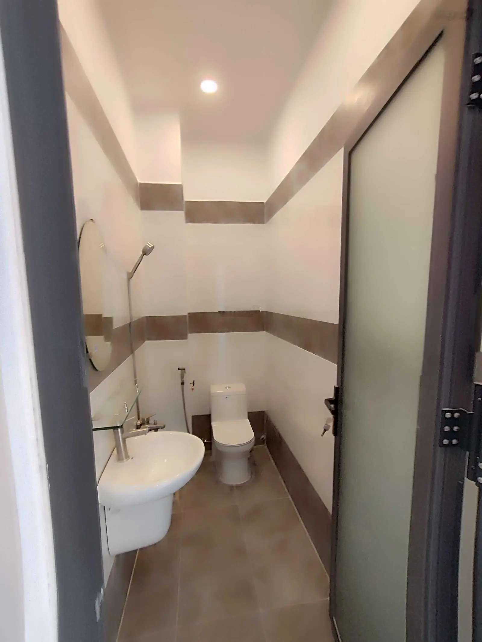 Bán nhà mới xây 100% KDC Bình Phú 4x10 2 lầu 1T