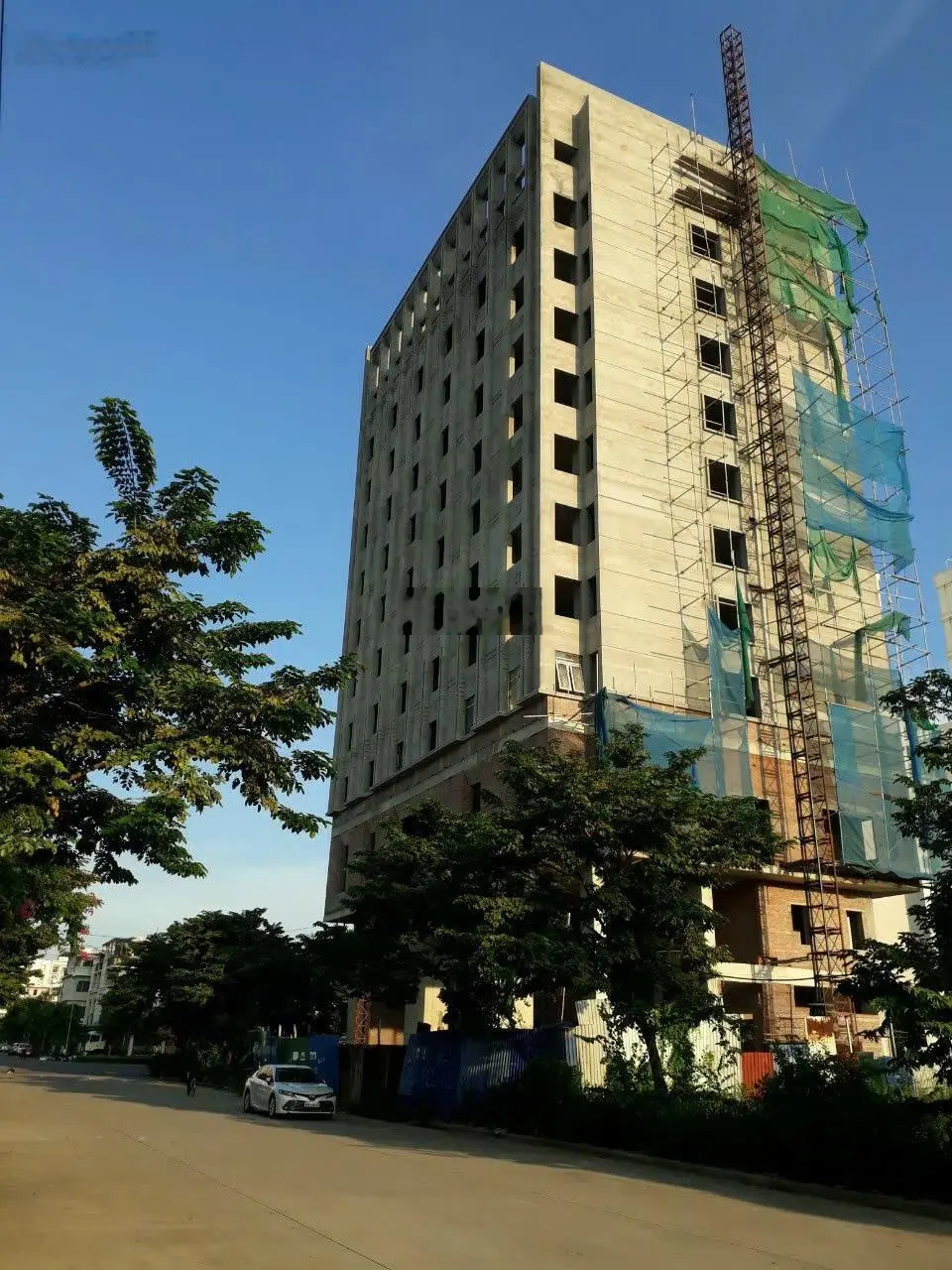 Chính chủ bán khách sạn đang thi công vừa cất nóc 13 tầng 1 tum tổng 86p chuẩn 4 sao