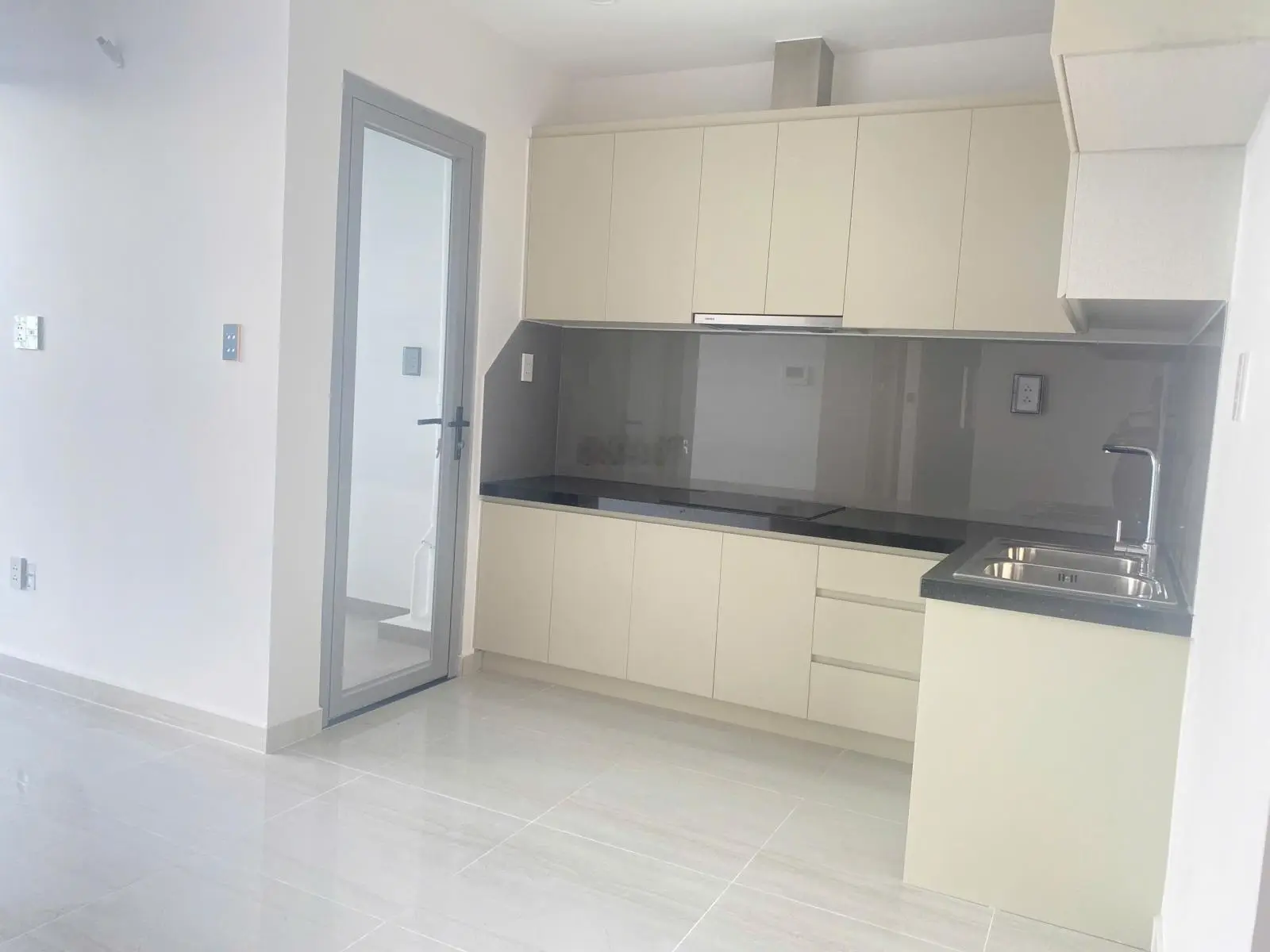 Chính chủ do kẹt tiền nên bán laị căn hộ 3PN giá thấp nhất dự án 3ty267, căn góc 2 mặt tiền