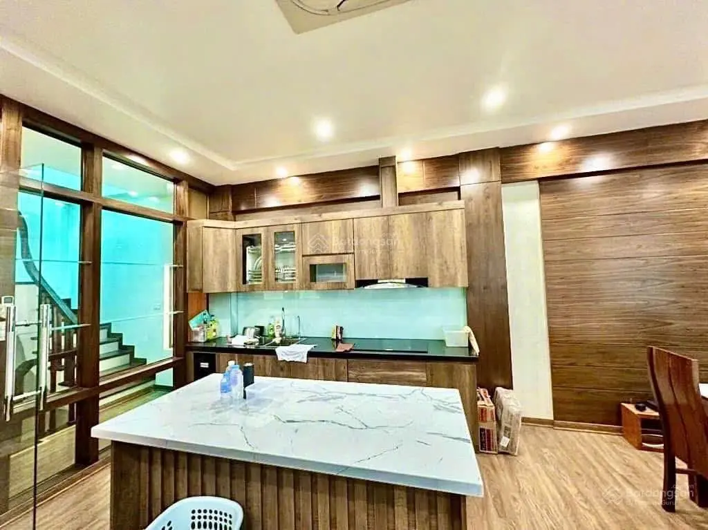 Mặt Phố Nguyễn Đình Thi vỉa hè lớn 145M mặt tiền rộng kinh doanh dòng tiền 300