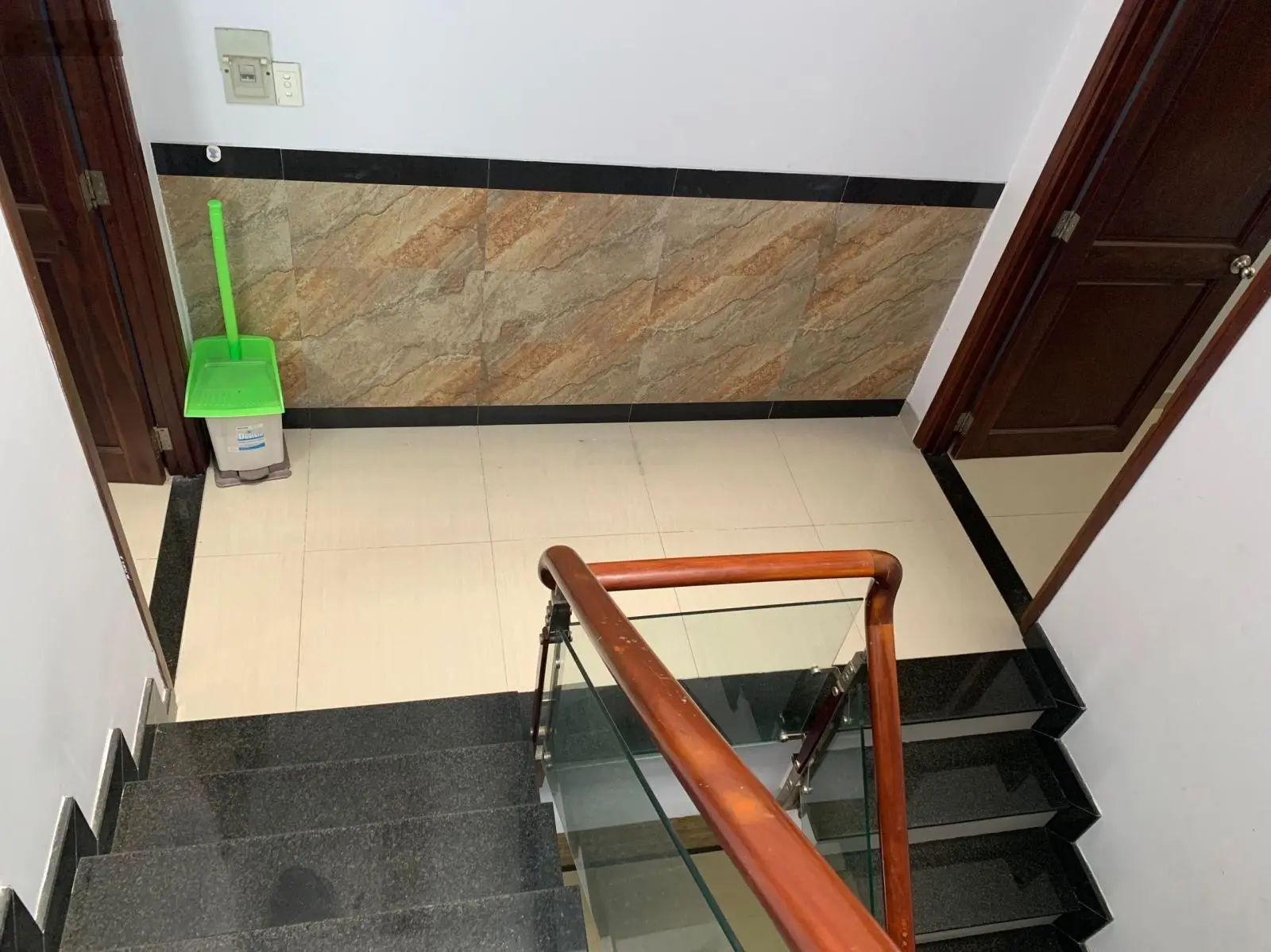 Bán nhà 3 tầngmặt tiền đường nhựa giá 5,7 tỷ, diện tích 188 m2, tại Phan Văn Hớn, Bà Điểm, Hóc Môn