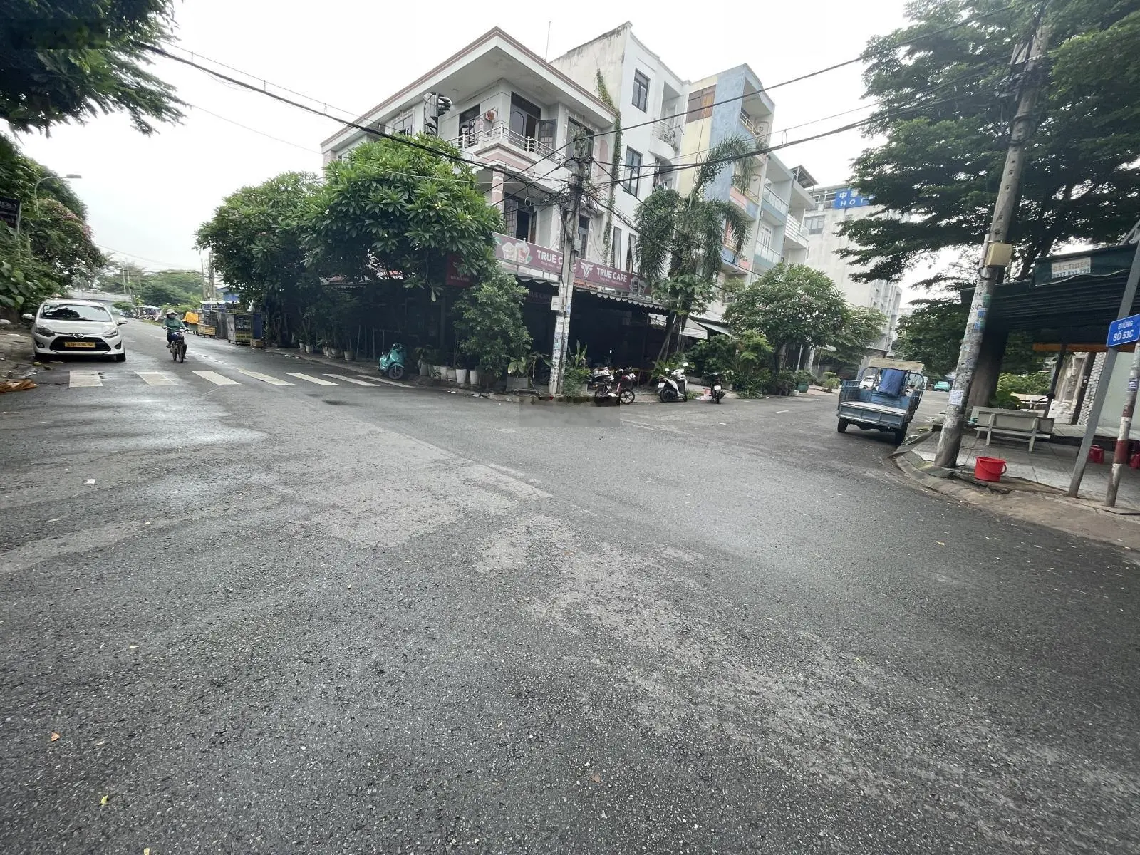 Khu phân lô tên lửa - lô góc lộ lớn sầm uất - nhà 4 tầng 5*20m - ở và kinh doanh