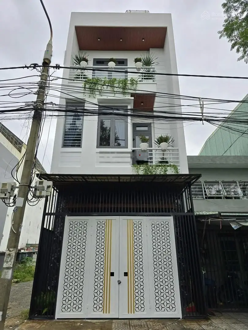 Mặt tiền đường 5m5 lề 3m hoà minh - hướng đông nam hiếm có