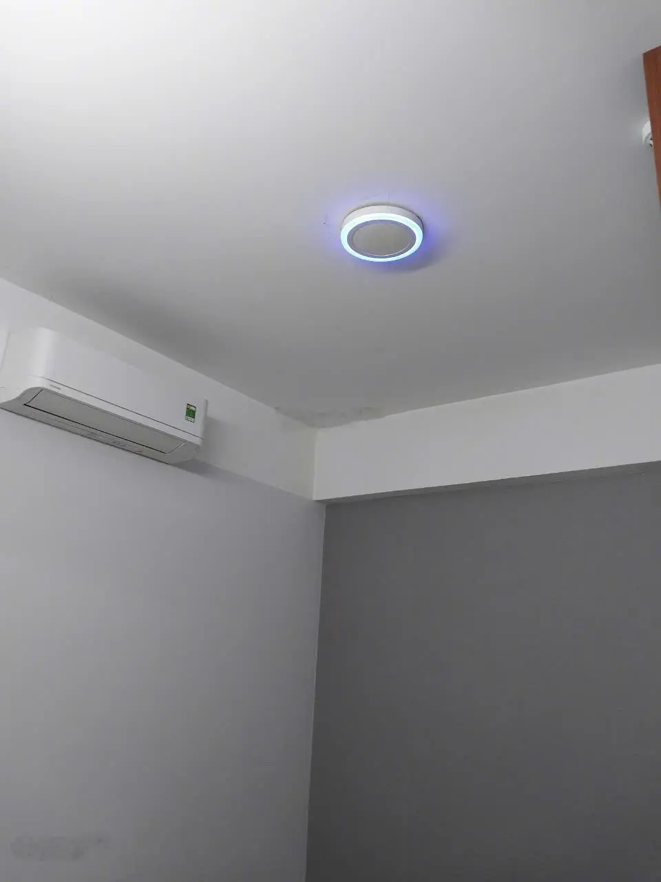 Kẹt tiền bán gấp căn IDICO Tân Phú 2PN tặng lại nội thất giá 1,68tỷ thương lượng. LH 0933 734 *** Duy