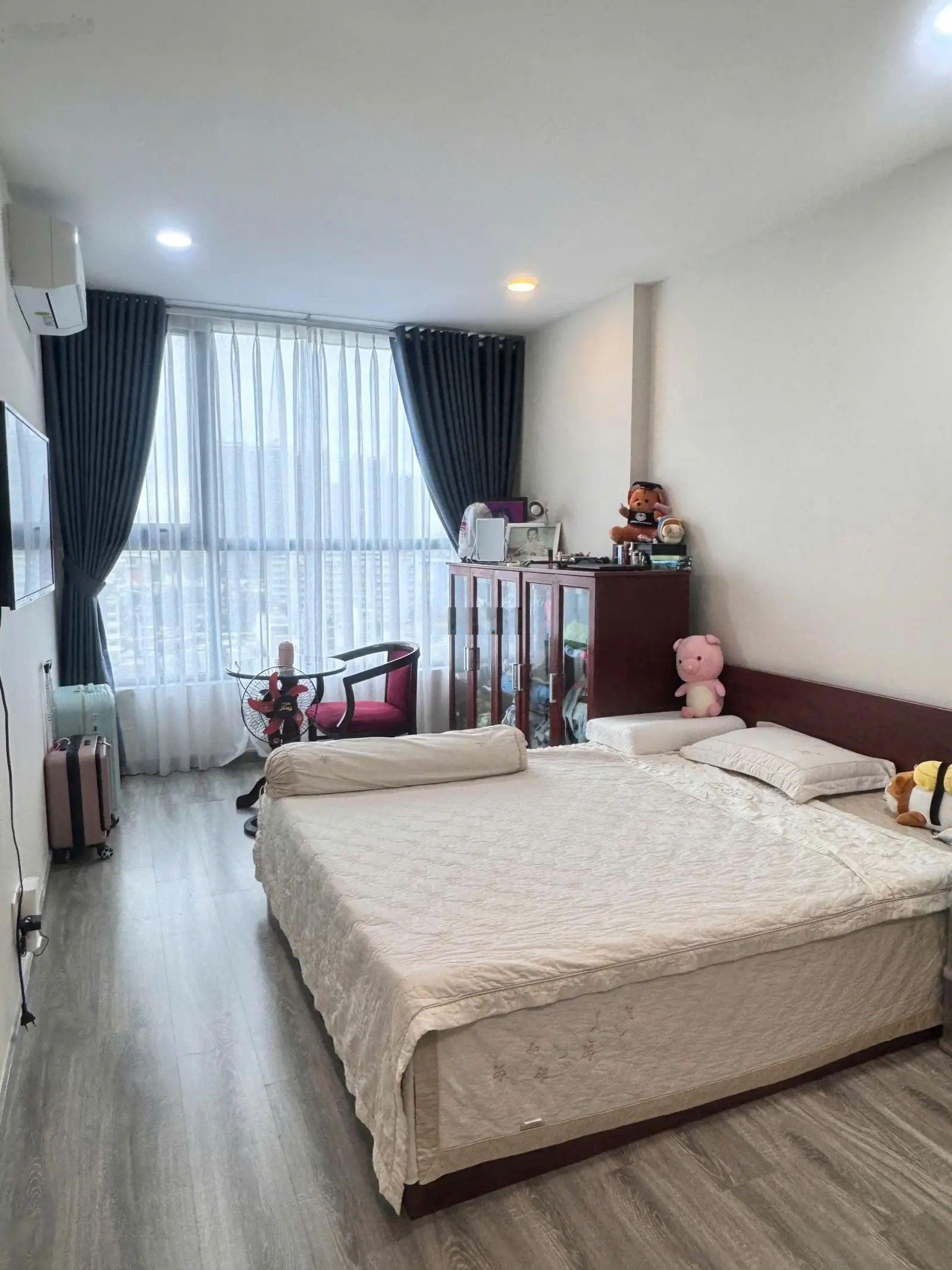 Kẹt tiền bán nhanh căn hộ Rivera Park, 62m2, 2PN, full nội thất, giá mềm chính chủ. LH: 0769 692 ***