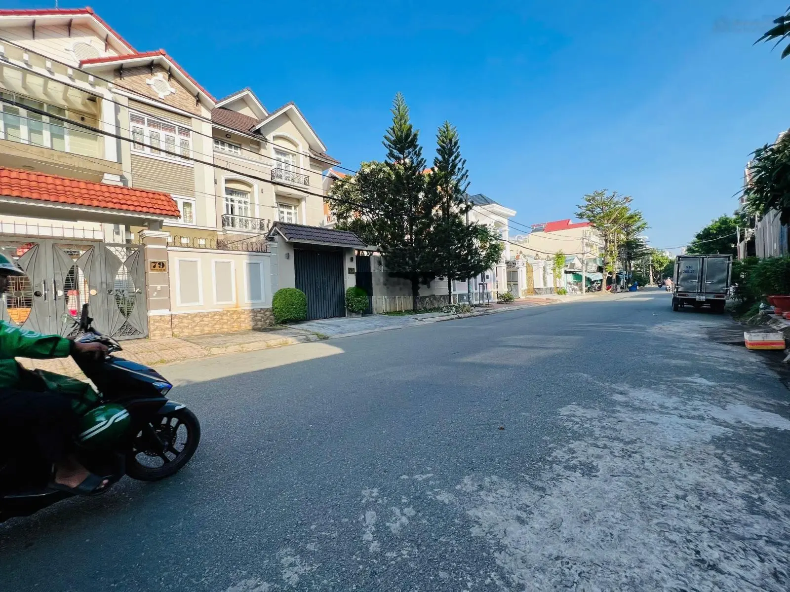 Nhà hiếm bán ( ngang 6m*25m) khu Vip Tên Lửa đường 18m - 1 hầm 4 lầu, giá tốt chỉ 18 tỷ 4