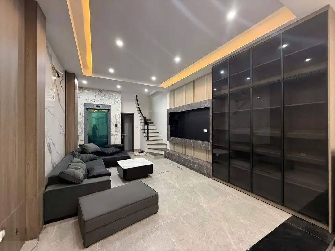 Chỉ 14 Tỷ,Bán Nhà Ngoại Giao Đoàn,Xuân La,Tây Hồ - m52M2 -6 Tầng -Thang Máy- Ô Tô Đỗ Cửa-2 Thoáng.
