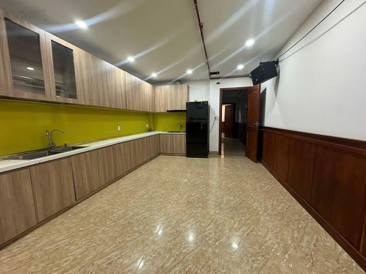 Bán nhà ngay mặt tiền Song Hành, Q12, 106m2, 6tầng, thang máy, mới tiện đầu tư làm karaoke, 17.5tỷ