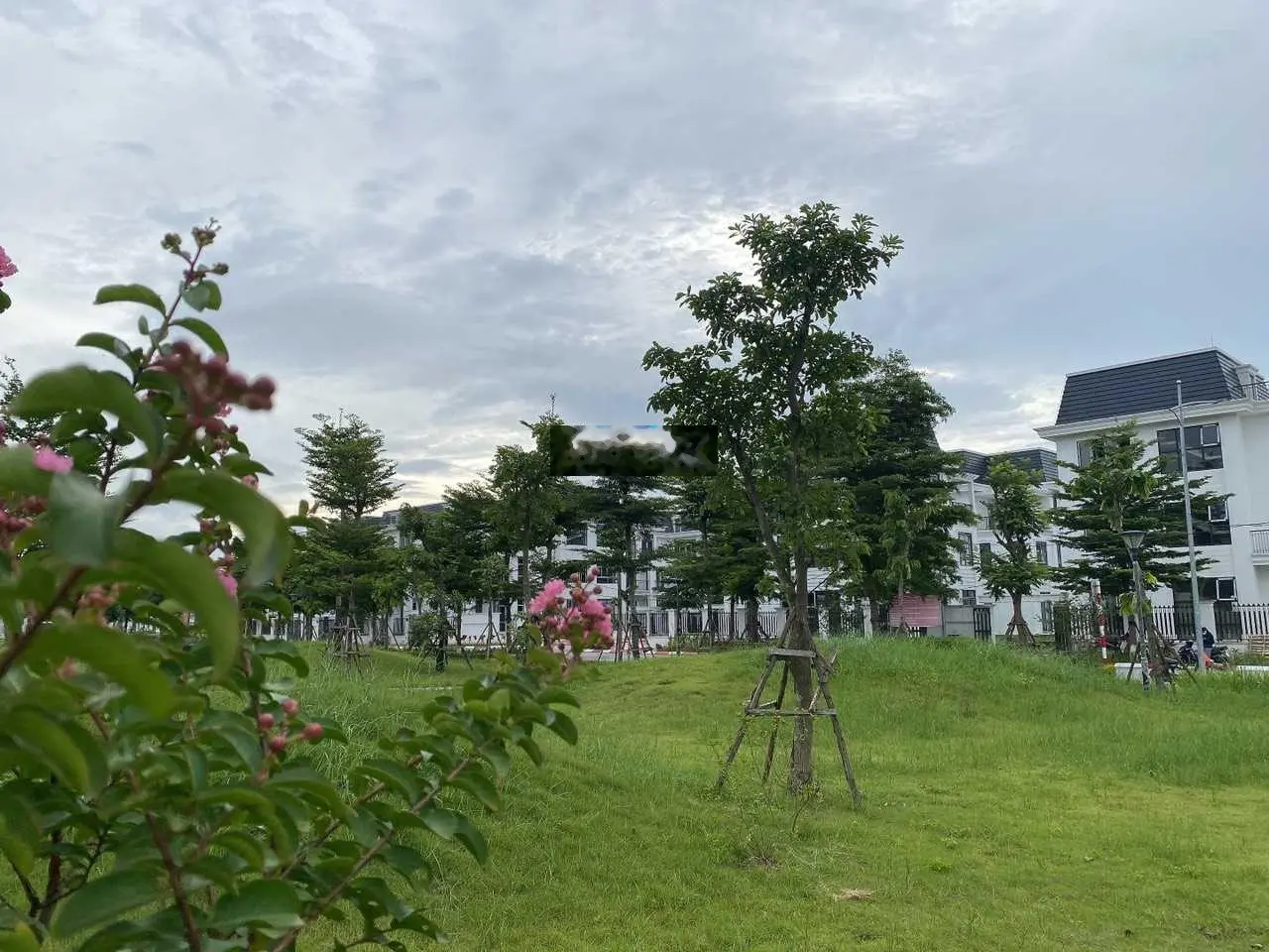 Chỉ với 53tr/m2 bắt đáy quỹ căn biệt thự, nhà vườn tại HUD Mê Linh Central. Hotline: 0943 757 ***