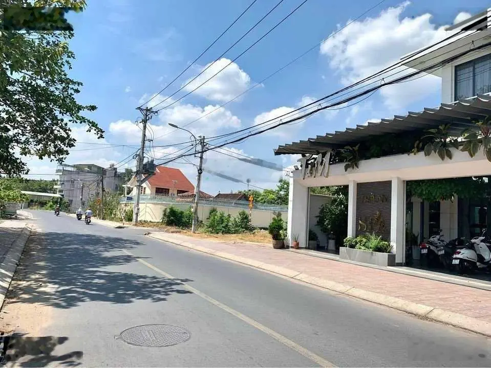 Xoay vốn gấp bán đất MT Nguyễn Thị Minh Khai, Ngã Bảy,Hậu Giang,gần chợ đêm Ngã Bảy,120m2/450tr,SHR