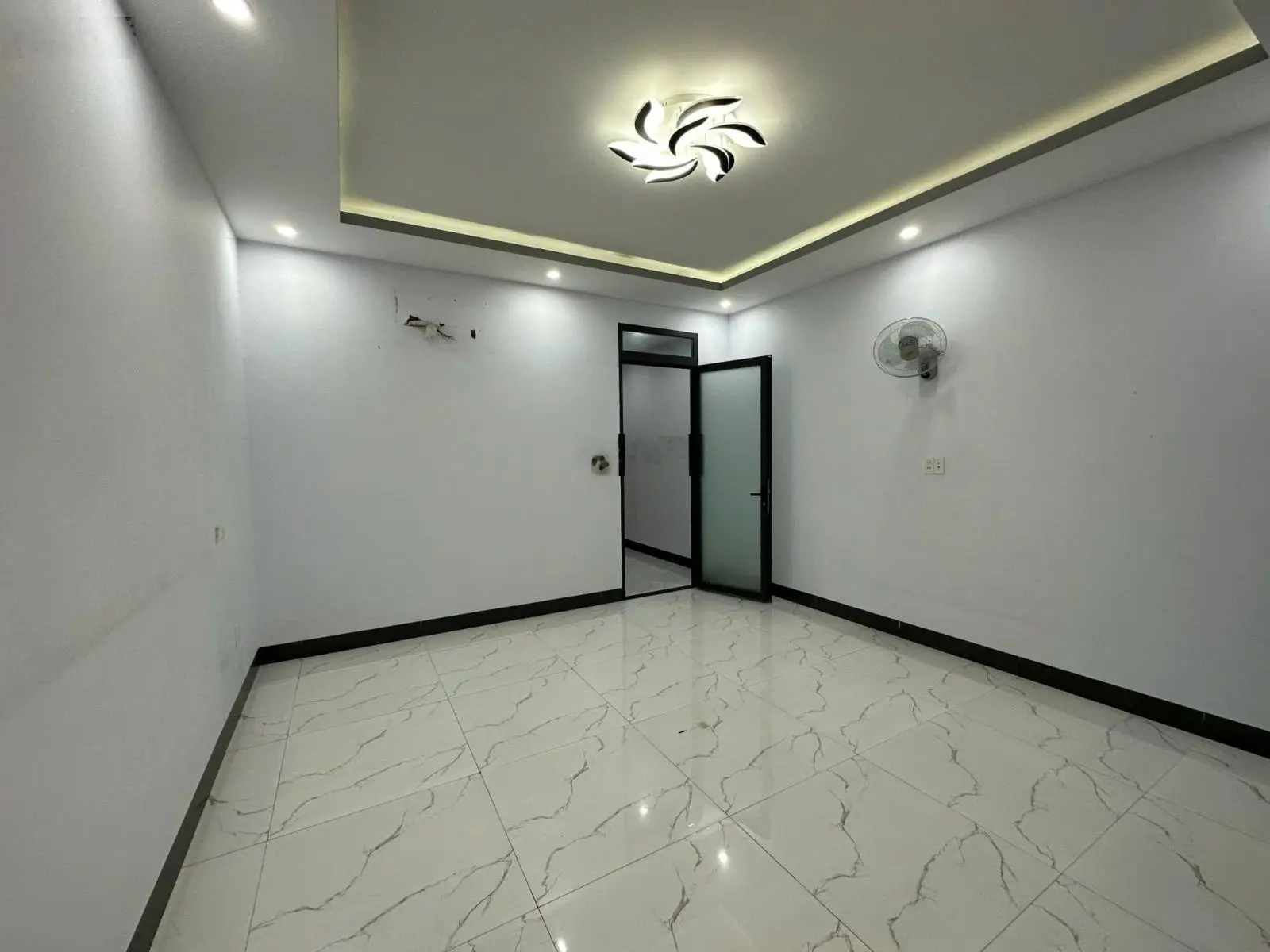 Bán gấp nhà riêng 1 lầu 1 trệt 1 tum, 2PN, 2WC, 70m2 tại KDC, Tân Bình, Dĩ An, giá cực chất 3,65 tỷ