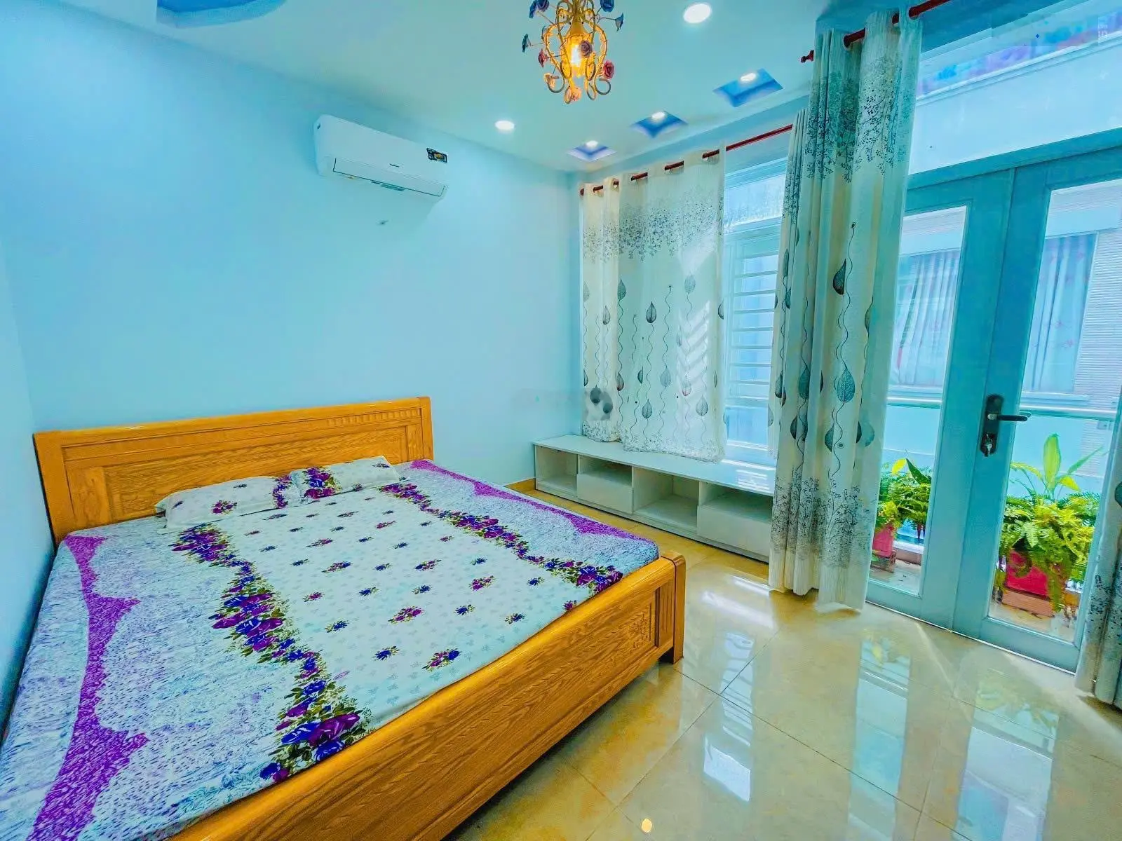 Bán nhà Hoàng Hoa Thám - HXH 7c - DTsd 205m2 - 360 Triệu/Y