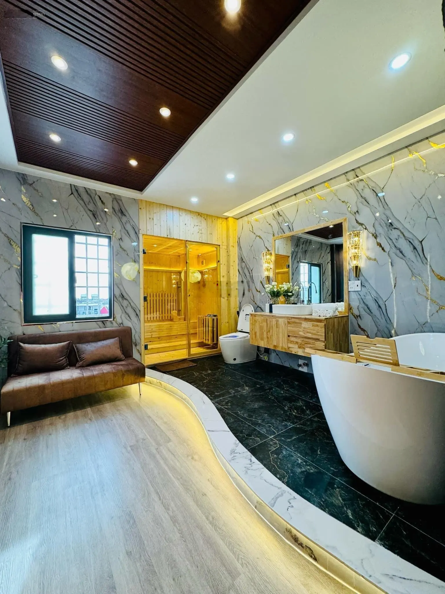 Nhà mặt tiền 5 tầng 7PN 8WC thang máy 4x21m Thống Nhất P16 Gò Vấp