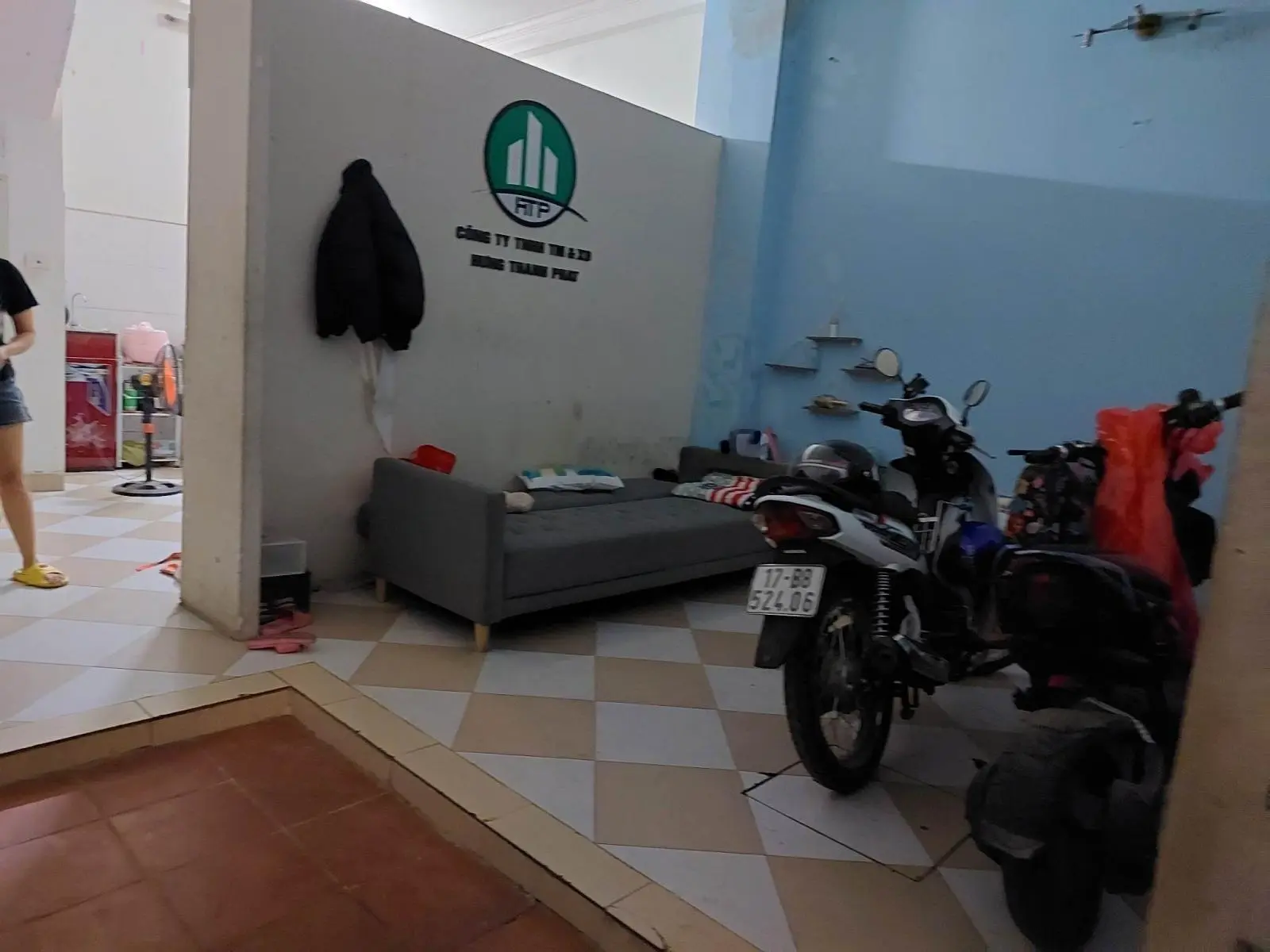 Bán nhà Trần Cung 50m2, 3T, mt4m, 9.8 tỷ, Bắc Từ Liêm, gần phố, gàn ô tô.