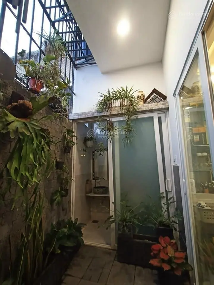 LÊN SÓNG SIÊU PHẨM HOÀNG DƯ KHƯƠNG,Q10, 3TY450,1T,2L , 3PN,4WC, ĐANG CHO THUÊ KHO 15TR/TH,HẺM 5M