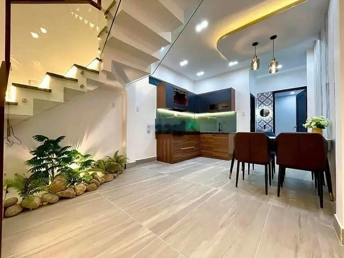 Bán gấp nhà giá tốt Lý Thường Kiệt,q10, 52m2, 2tỷ900,sỗ sẵn