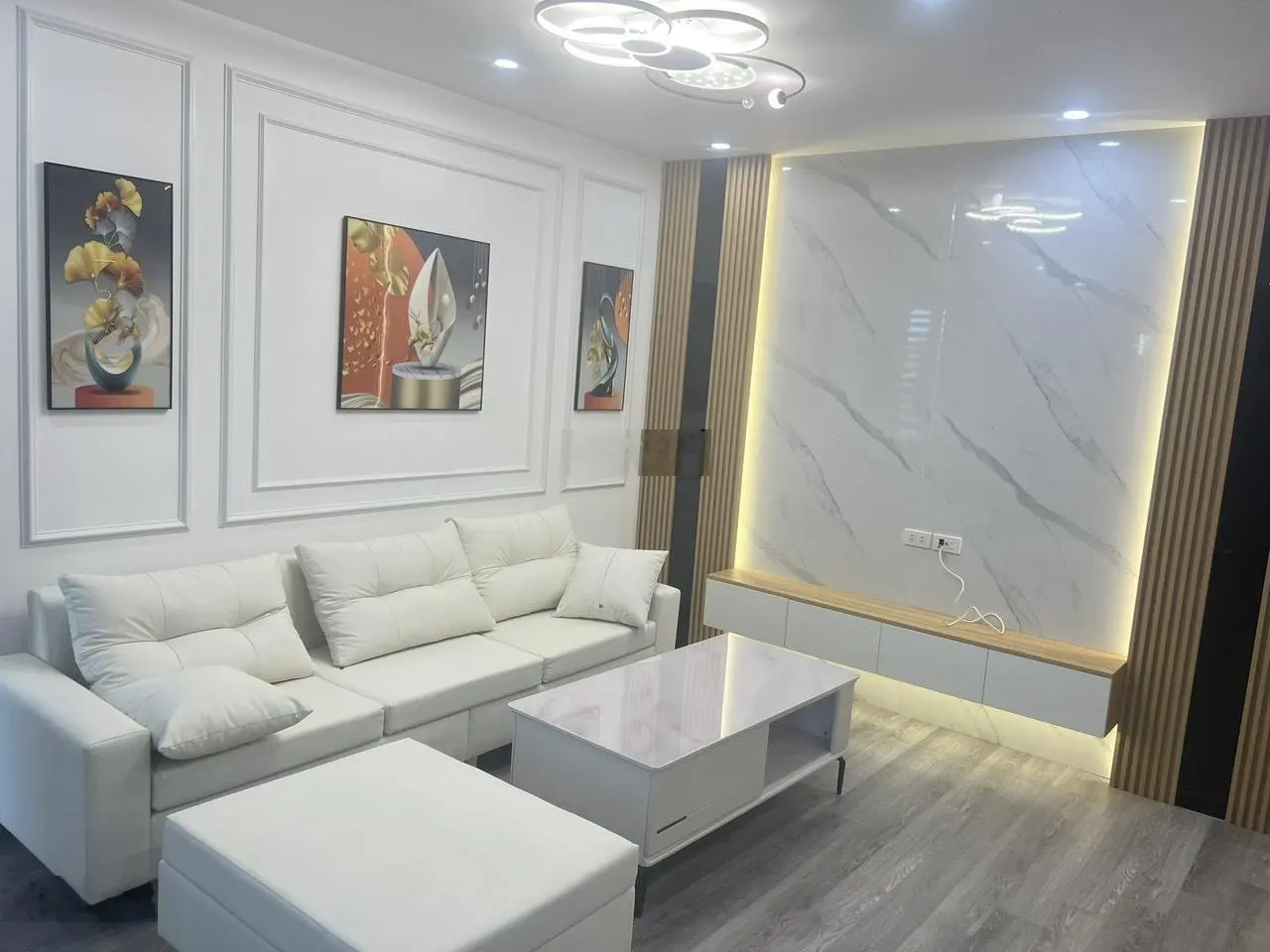 Giá thật! Pandora, 82m2, chỉ 5,3 tỷ, tầng cao view đẹp, NT cao cấp. LH: 0343,202.831