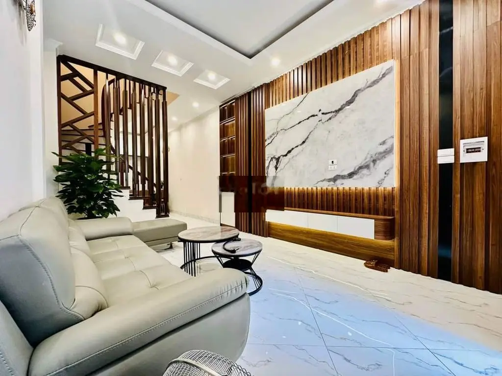 BÁN NHÀ XUÂN ĐỈNH SIÊU ĐẸP, MỘT NHÀ RA PHỐ, Ô TÔ ĐỖ GẦN, NHỈNH 5TỶ