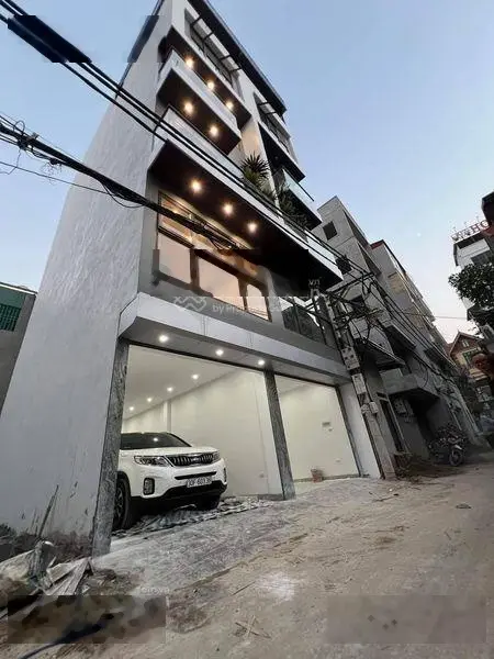 Bán nhà phố đàm quang trung - cổ linh, long biên, ô tô vào nhà , kinh doanh, dt: 50m, giá: 10,3 tỷ