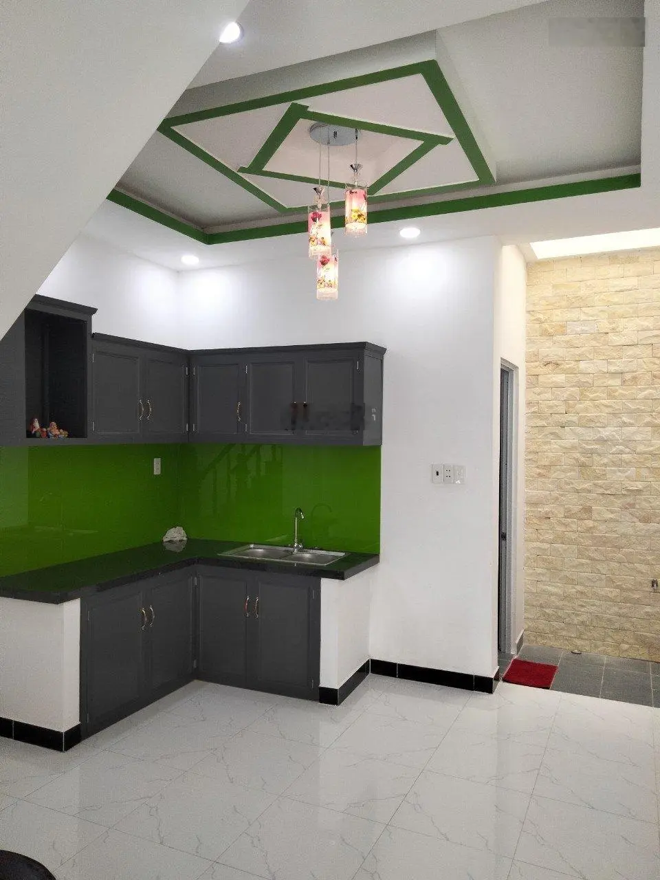 Chủ hạ giá bán nhà đúc 2 tấm bán nhanh trong tuần 2.5 tỷ nay còn 1.tỷ95 bao công chứng