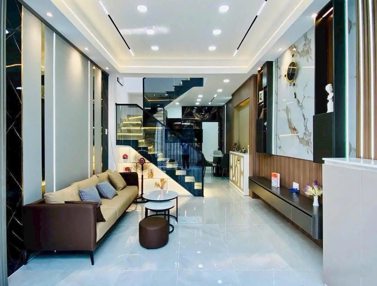 Chính chủ cần bán gấp nhà hxh hoàng hoa thám bình thạnh. giá 1tỷ650tr, diện tích 41,9m2