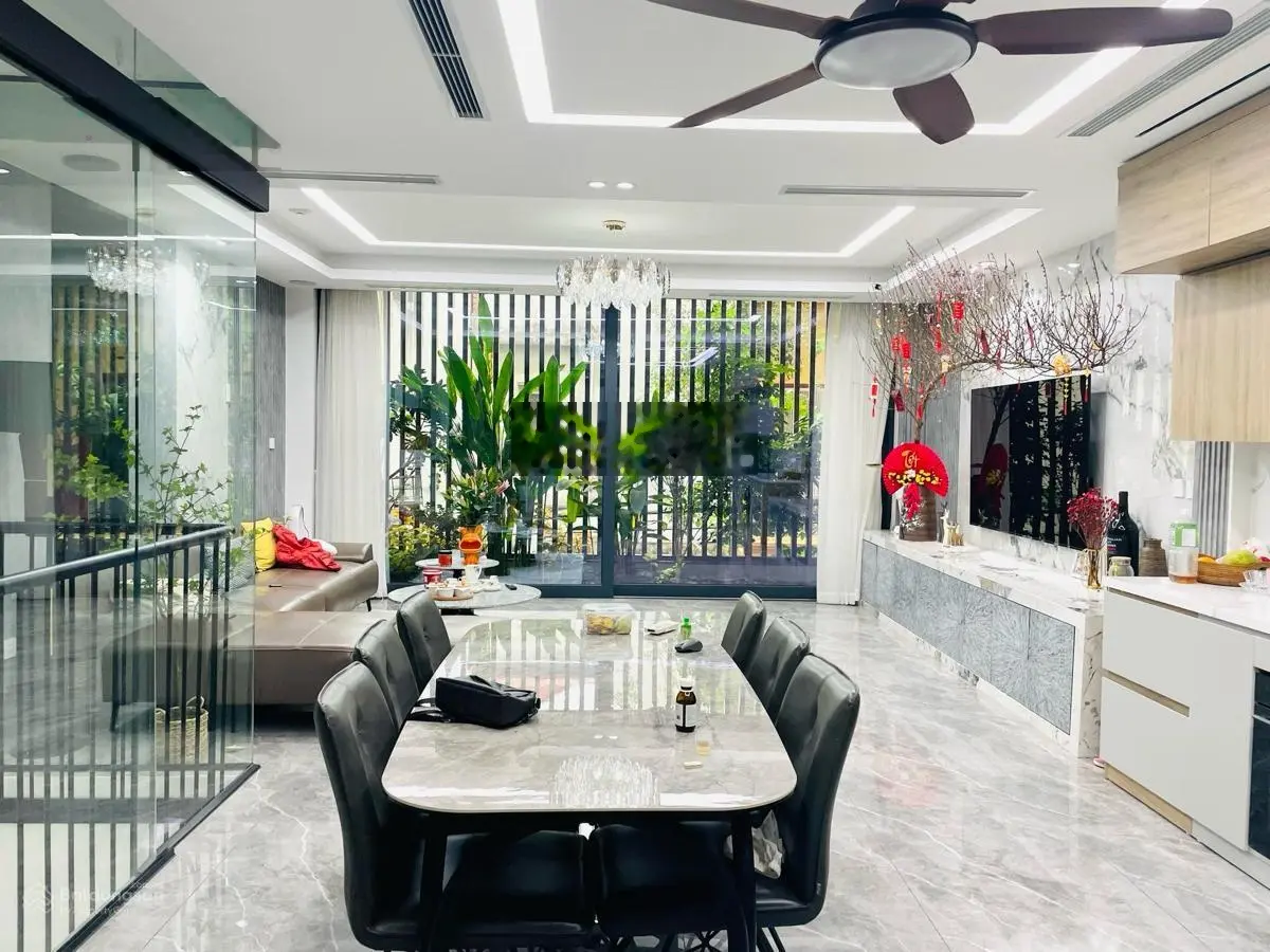 Bác Hùng nhà em cần bán gấp nhà phố Yên Lạc 80m2 6.5 tầng MT 6.1m giá 26.5tỷ, vỉa hè ô tô tránh