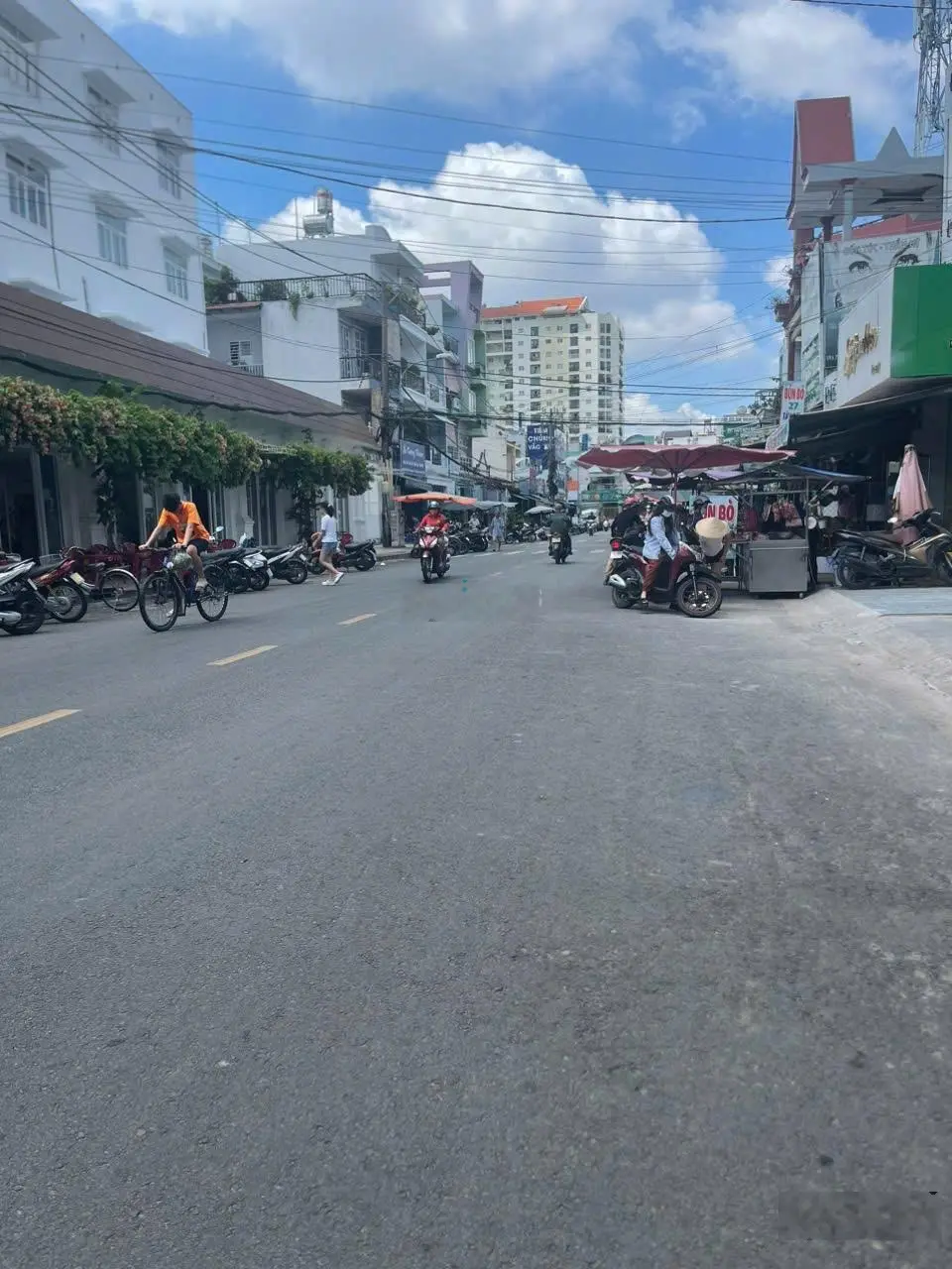 Bán gấp nhà MTKD sầm uất ngay chợ Tân Hương giá chỉ 10 tỷ TL
