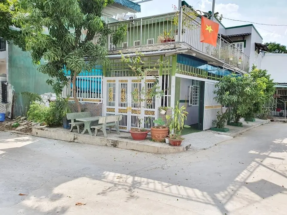 Cần bán nhà đẹp, nở hậu, 2 mặt tiền gần đường Vành Đai 3, đại học Thủ Dầu Một