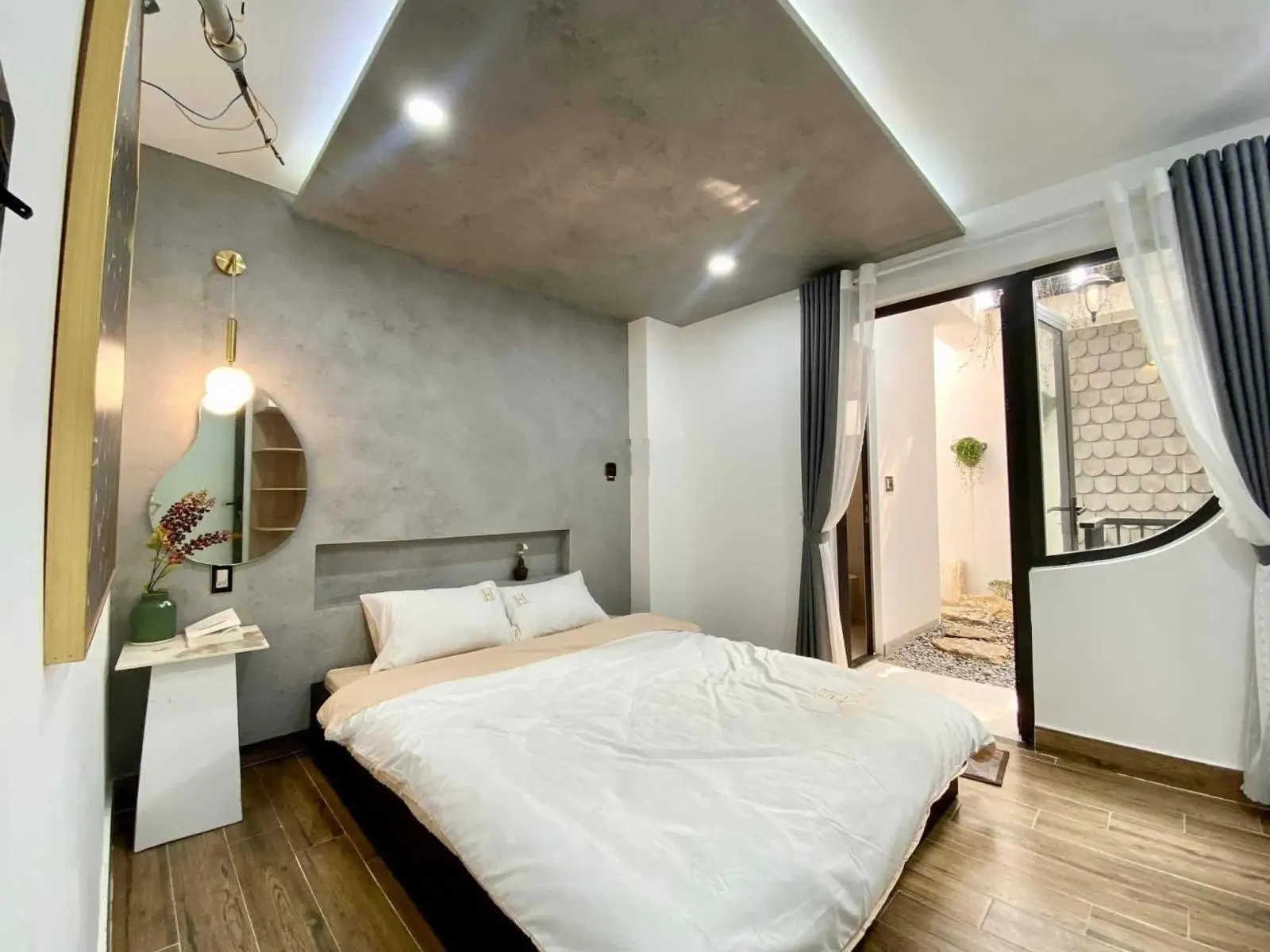 Bán gấp căn hộ chung cư Platinum Residences - 6 Nguyễn Công Hoan, 113m2, 02PN, 8 tỉ, Lh 0963 668 ***
