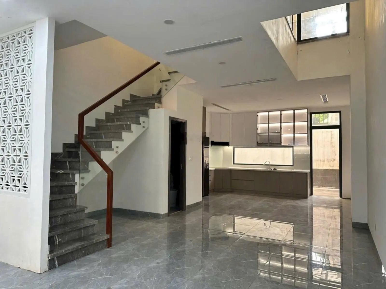 Siêu Phẩm - nhà 4 tầng DT 109.6m2 ngang 5.3m, đường Quang Trung ngay sau CoopMart ngã Tư Thủ Đức
