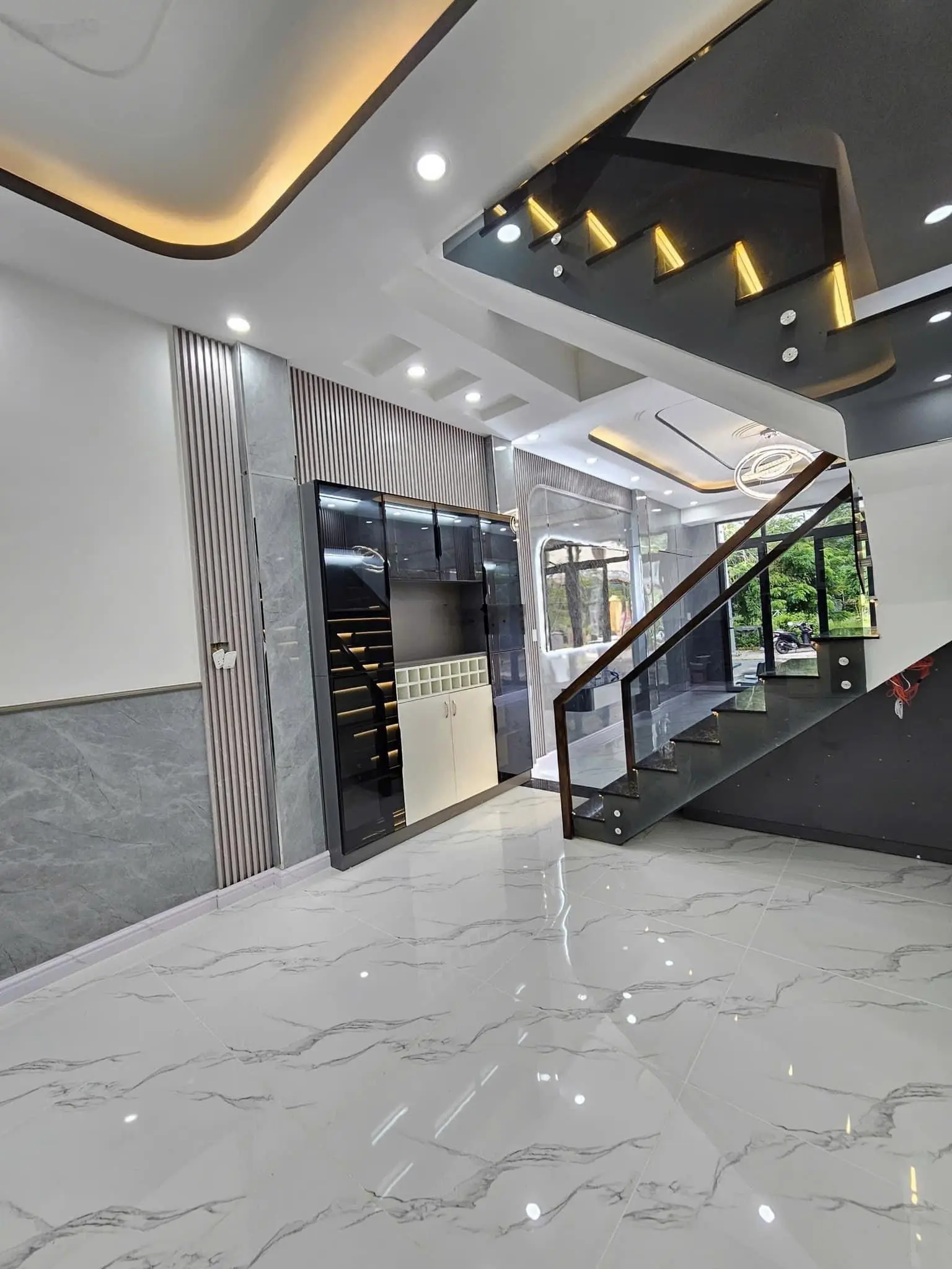Chỉ từ 3 tỉ nhà hẻm Lạc Long Quân 1 trệt 2 lầu, Cách Đầm sen 300m; đang cho thuê kinh doanh 12tr