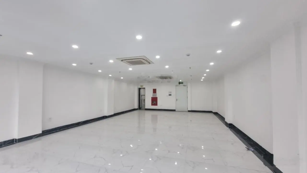 Nhà mặt phố Q. Hai Bà Trưng, 180m2 MT 9m, 7 tầng, cho thuê 200tr ngay ngã tư Bạch Mai - Thanh Nhàn