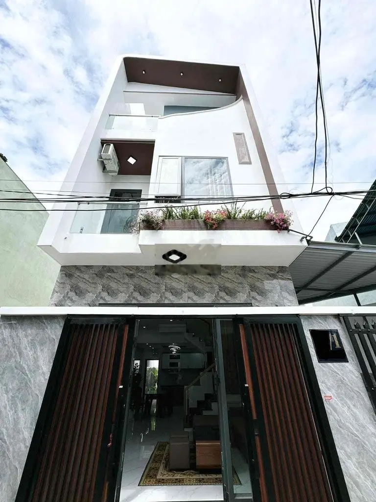 TỐNG DUY TÂN