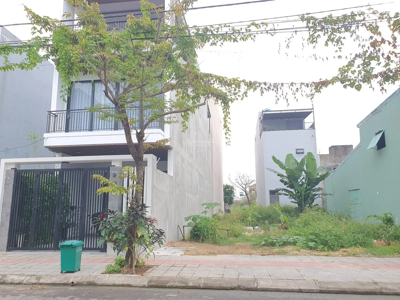 BÁN ĐẤT ĐƯỜNG TRUNG LƯƠNG 10 , TÂY BẮC , 10OM2 - HOÀ XUÂN , CẨM LỆ .