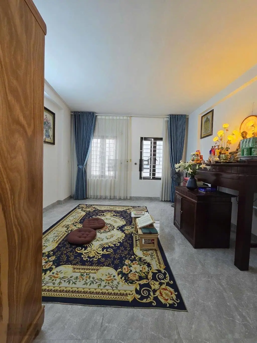 Hiếm Đẹp nhà 5 tầng Ô tô đỗ cổng gần mặt Phố chỉ hơn 5 tỷ Thạch Bàn