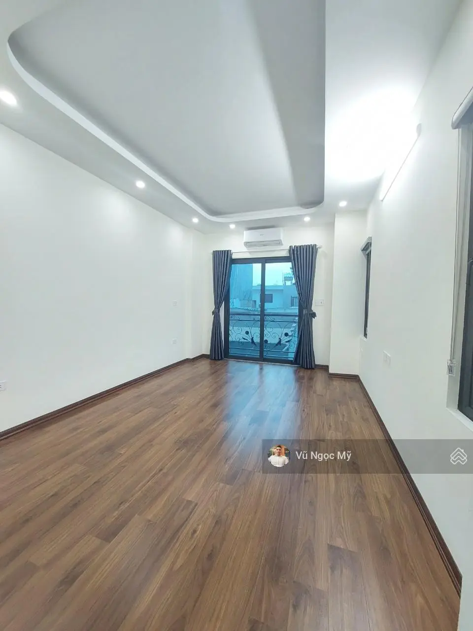 Nhà 5 tầng 32m2, ô tô đỗ ngõ, gần đường Lê Quang Đạo, cuối đường ra Ỷ La Dương Nội, giá 3.8 tỷ.