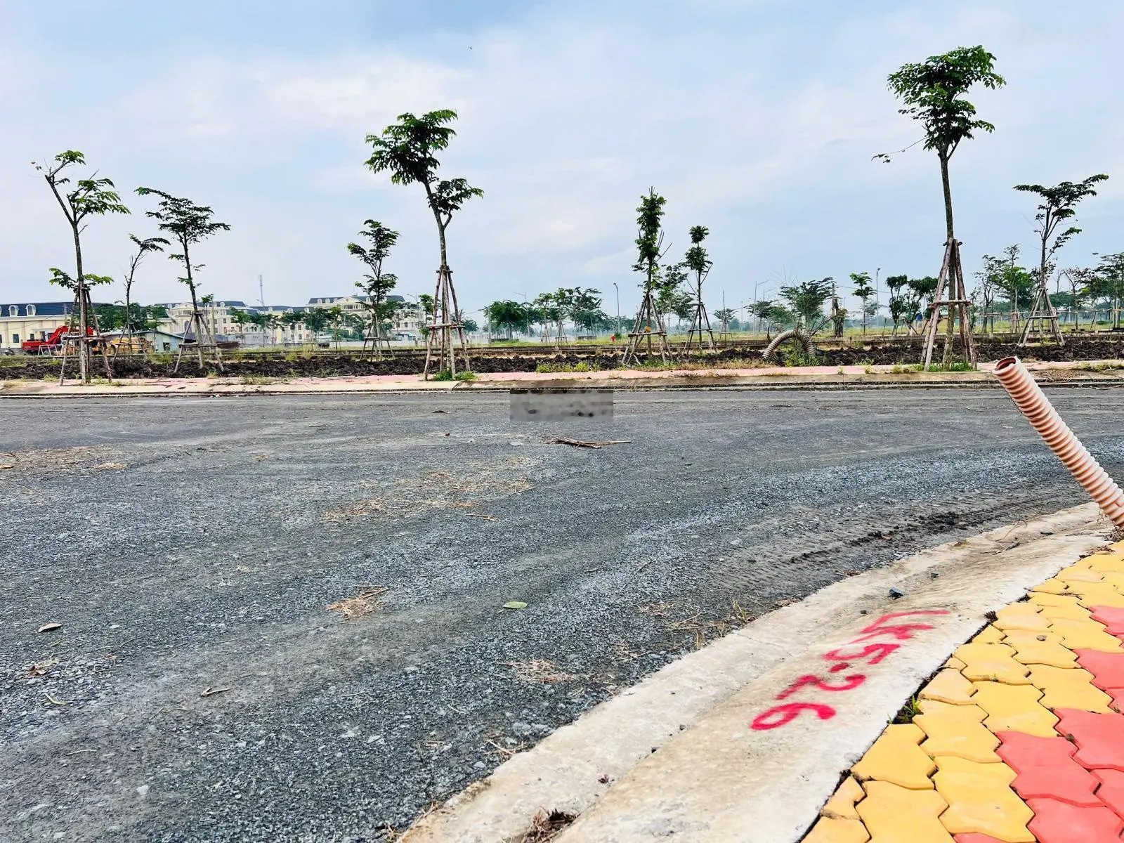 Lô góc 8x20m đối diện công viên, ngay trung tâm hành chính mới Thủ Thừa