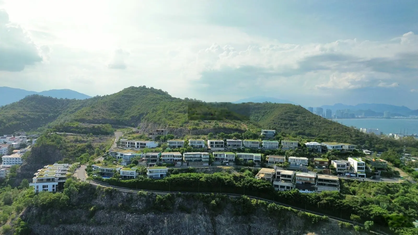 Cần bán biệt thự view biển, khu Anh Nguyễn, 420m2, 49 tỷ, full nội thất, 4 phòng ngủ, sổ lâu dài