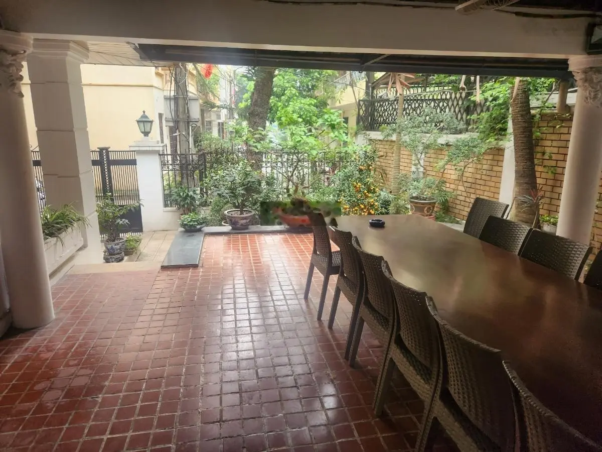 Biệt thự siêu víp dịch vọng, giá rẻ, ôtô, phân lô, 4 tầng, 270m2, mt20 - 65tỷ