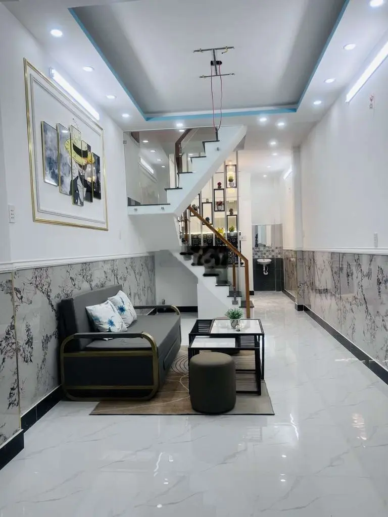 NHÀ BÁN, HẼM Ô TÔ, 2 TẦNG, KẾ BÊN CHỢ PHÚ XUÂN, GIÁP RANH QUẬN 7