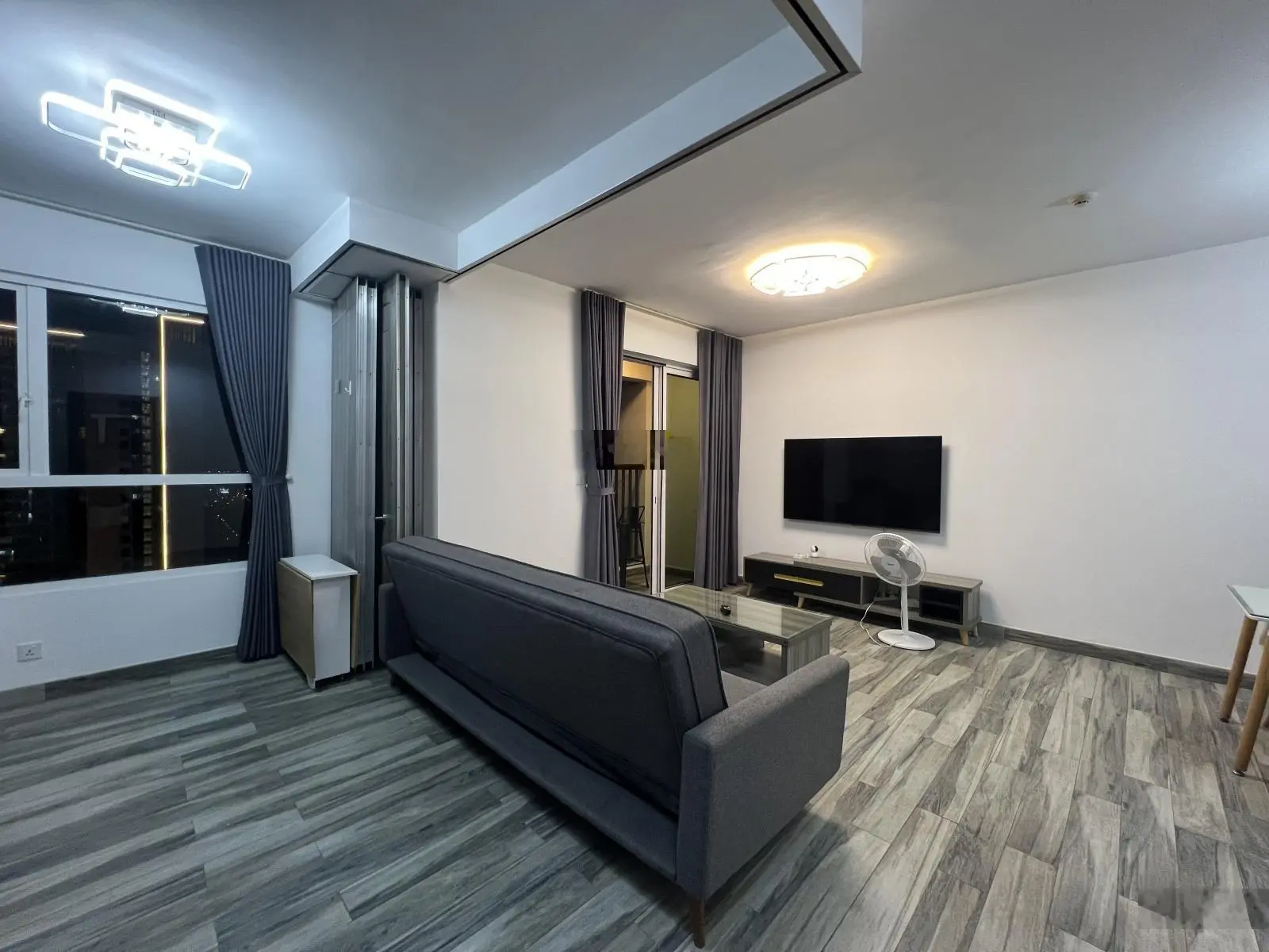 Bán gấp 2PN Vista Verde - DT 83m2 - View thoáng mát chỉ 5.3 tỷ net - Sổ hồng- LH em Ly 0396 702 ***