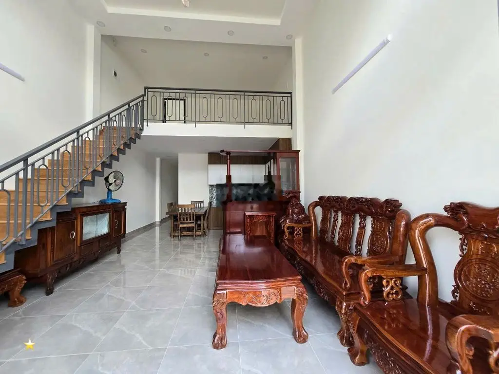 Nhà Vĩnh Phú Sân Ô TÔ 5*21