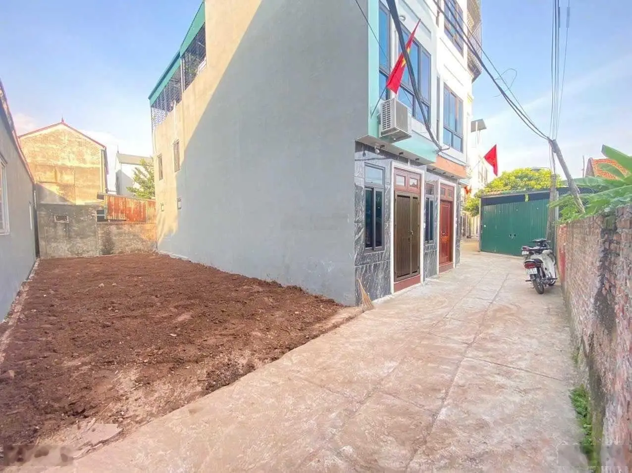 Chính chủ bán lô đất 78m2, mặt ngõ thông, ô tô lùi đất, ngay trục chính Phụng Châu, giá 39tr/m2