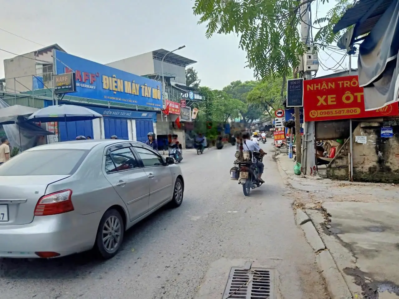 Cần bán nhà rất gấp ngay Vinsmart City Tây Mỗ, vài bước oto, có sân rộng, DT 43m2, giá bán 4 tỷ x