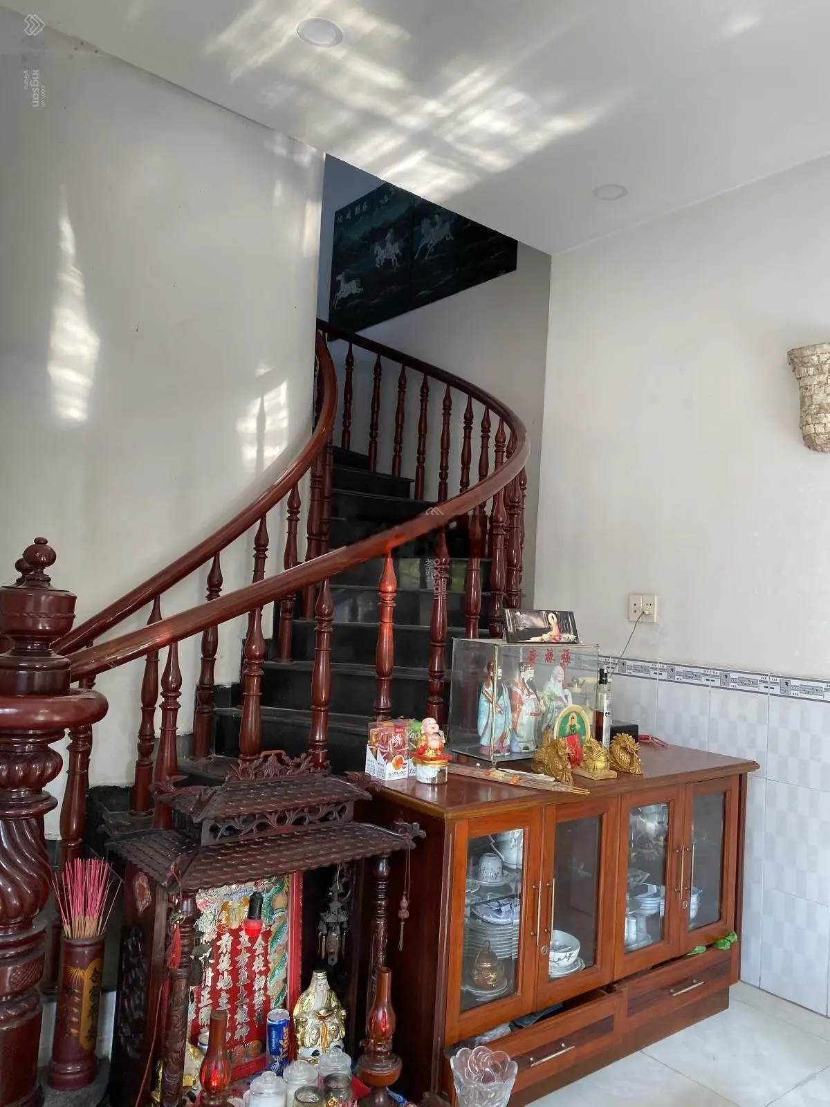 Bán căn góc biệt thự 2 mặt tiền đường. Tường riêng