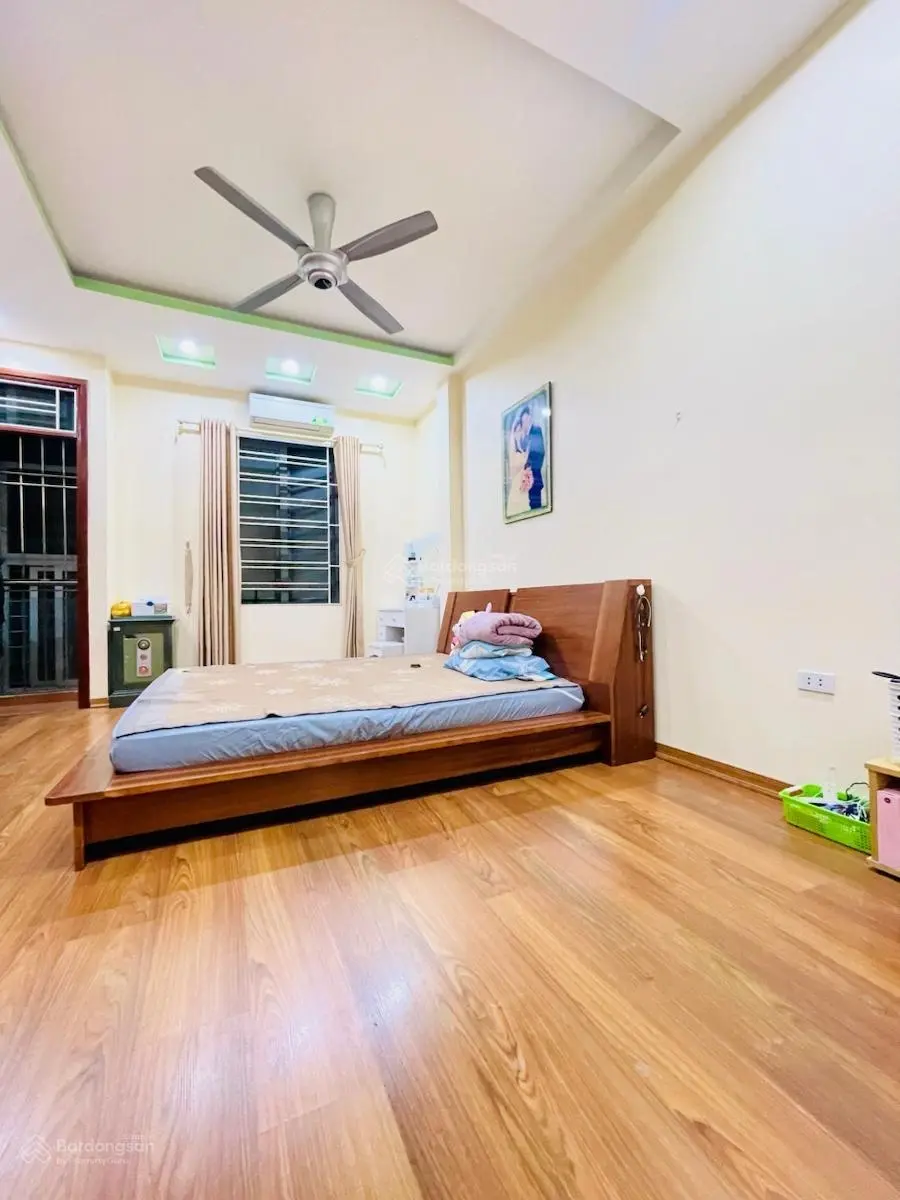 Bán nhà mặt ngõ Kim Hoa, Đống Đa. Ngõ thông, ba gác tránh, cách ôtô vài bước chân. 45m, 3ngủ,mt4.5m